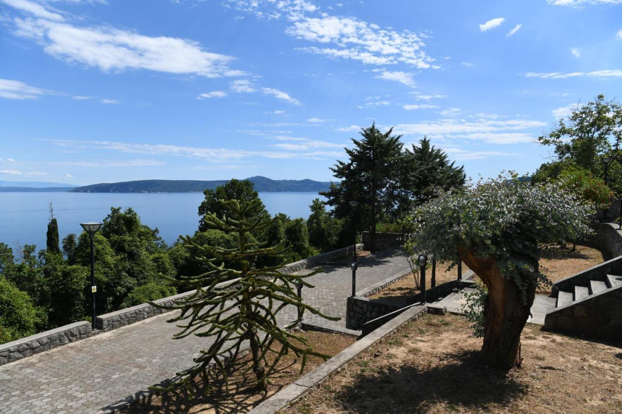 Apartments Near The Beach, With Terraces And Seaview At House B. Mošćenička Draga Exteriör bild