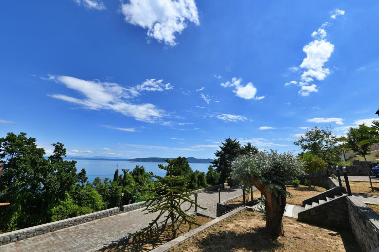 Apartments Near The Beach, With Terraces And Seaview At House B. Mošćenička Draga Exteriör bild