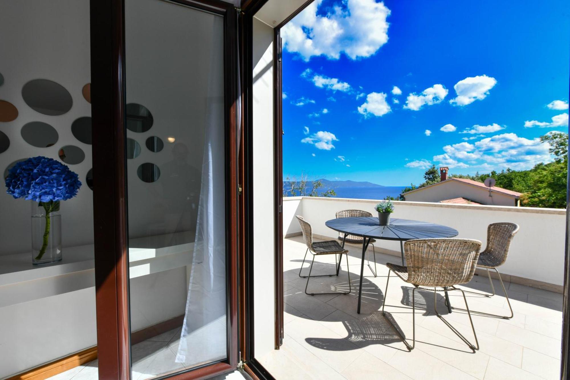 Apartments Near The Beach, With Terraces And Seaview At House B. Mošćenička Draga Exteriör bild