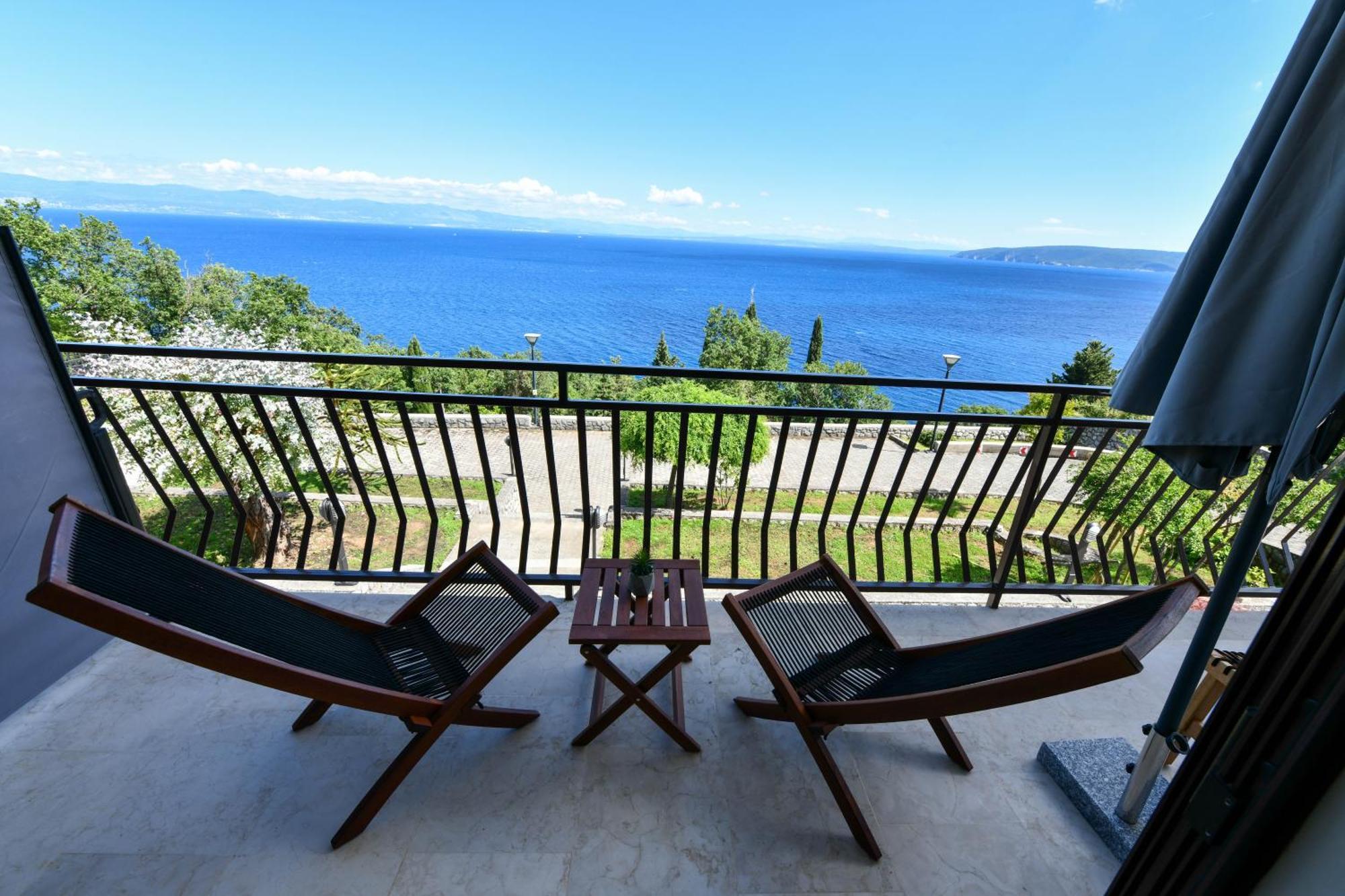 Apartments Near The Beach, With Terraces And Seaview At House B. Mošćenička Draga Exteriör bild